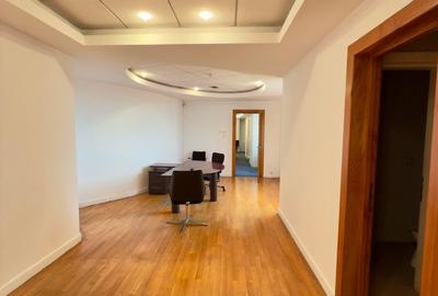 Birou, de 8,126 mp, în Victoriei - 23