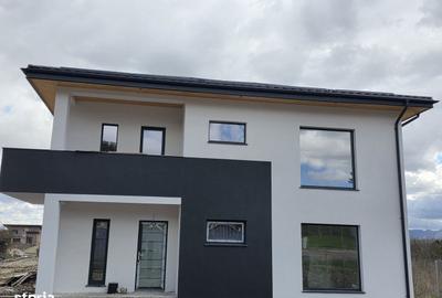 Casă cu 4 camere cu Teren 600 Mp în Sânpetru - 3