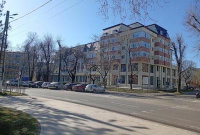 Apartament cu 3 camere decomandat în Central - 1