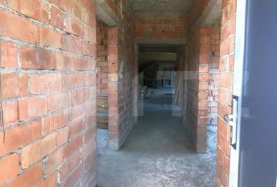 Casă cu 2 camere cu Teren 3050 Mp în Bezdead - 14