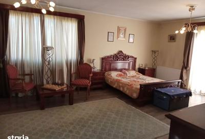 Casă cu 6 camere cu Teren 253 Mp în Central - 6