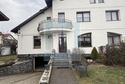 Casă cu 4 camere în Central - 19