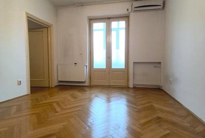 Apartament cu 2 camere decomandat în P-ța Victoriei - 1