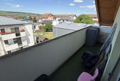 Apartament cu 3 camere semidecomandat, mobilat în Florești - 11