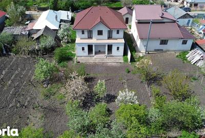 Casă cu 5 camere cu Teren 674 Mp în Vânători - 14