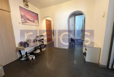 Apartament cu 4 camere semidecomandat în Crângași