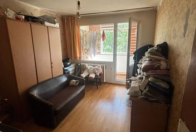 Apartament cu 3 camere semidecomandat în Berceni - 9