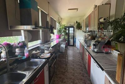 Apartament cu 4 camere în Zăvoi - 2