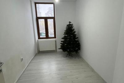 Spațiu comercial, de 8 mp, în Ultracentral - 2