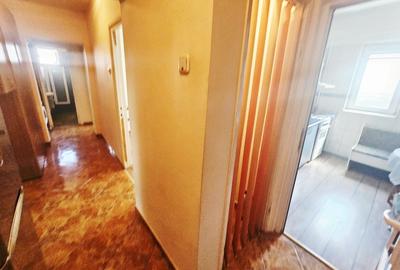 Vânzare apartament 3 camere | Zona Vest – Lămâița | Etaj 10/10 - 8