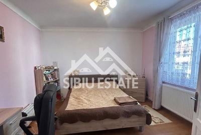 Casă cu 8 camere cu Canalizare în Calea Poplăcii - 10