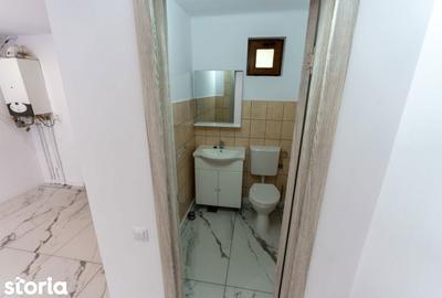Spațiu comercial, de 75 mp, în Central - 4
