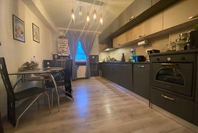 Apartament cu 4 camere decomandat în Contactoare - 1