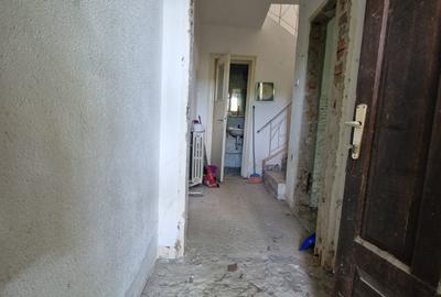 Casă individuală cu 4 camere cu Canalizare în Central - 28
