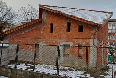 Casă individuală cu 4 camere cu Teren 410 Mp în Complex Studențesc - 2