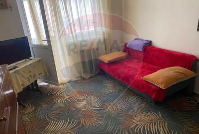 Apartament cu 3 camere semidecomandat, mobilat în Central - 1