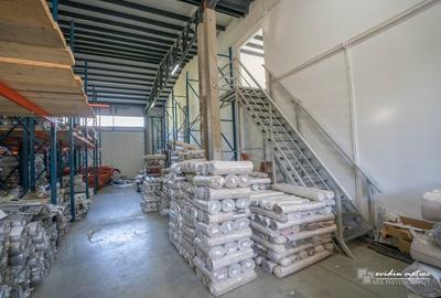 Showroom, birouri si depozit - 4