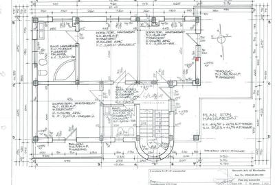 Casă individuală cu 8 camere cu Canalizare în Central - 12