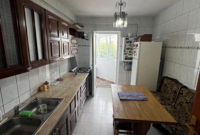 Ap. 3 camere de inchiriat Centru - 2