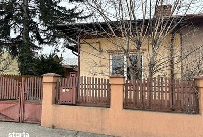 Casă cu 3 camere cu Teren 100 Mp în Lupeni
