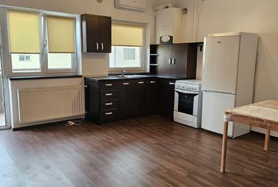 Apartament cu 2 camere decomandat în Tractorul - 1