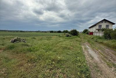 Teren de 2457 mp, în Cornetu