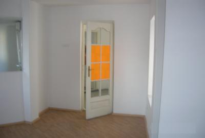 Clădire Istorică Elegantă - Interbelică cu Potențial Comercial - 20
