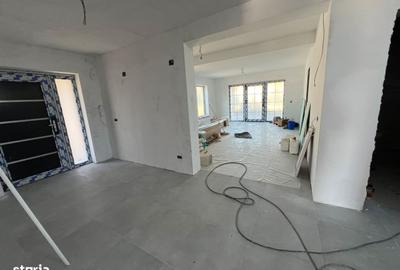 Casă cu 4 camere în Mărăcineni - 11