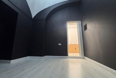 Spațiu comercial, de 35 mp, în Central - 4