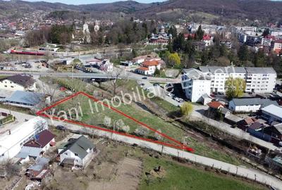 Teren de 1605 mp, în Ultracentral - 9