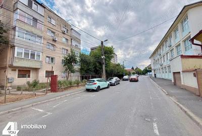 Apartament 2 camere Podgoria, decomandat, 60 mp, mobilat, utilat+termoteca - 81500 euro - 2