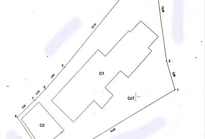 Casă cu Teren 245 Mp în Central