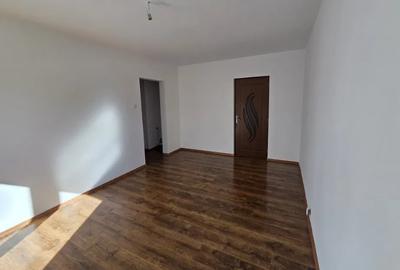 Dristor,Mihai Bravu,bl.1985,reabilitat,et.3/8,Renovat, geam la baie,Liber - 3