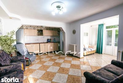 Casă cu 8 camere cu Teren 1385 Mp în Sânmartin - 8