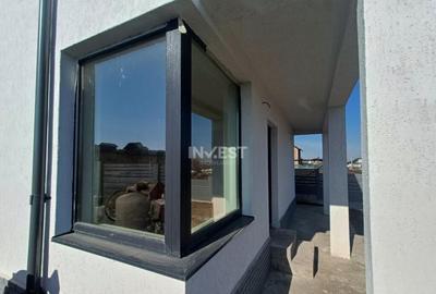 Casa cu 4 camere, incalzire pardoseala. Rediu - 3km de Rond - 2