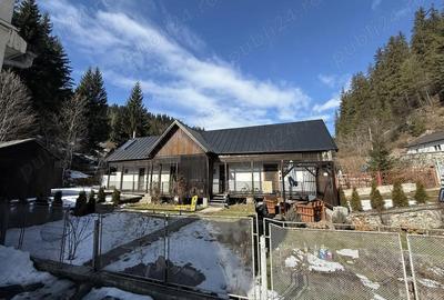 Casă cu Teren 350 Mp în Central - 1