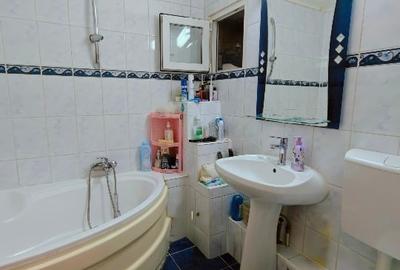 PARTICULAR vând 3 cam. lângă  Metrou 2min. Apărătorii Patriei bl.1986, parter/8 - 10