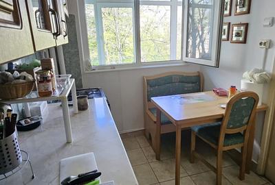 Apartament cu 2 camere semidecomandat, mobilat în 1 Mai - 5