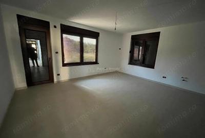 Caransebes, Casa 7 Camere + Teren 600 Mp., Zona Pipirig - 8