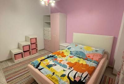 Apartament cu 3 camere semidecomandat, mobilat în Cug