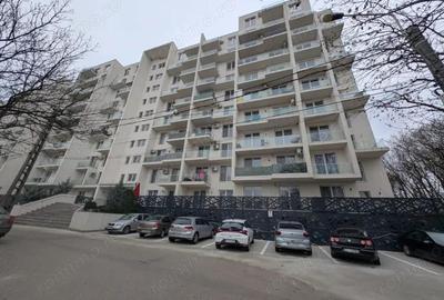 Apartament cu 2 camere semidecomandat, mobilat în Central