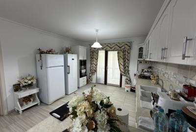 Casă individuală cu 5 camere cu Garaj în Central - 4