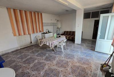 Casă cu 9 camere cu Teren 1000 Mp în Mărăcineni - 6