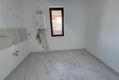 Casă cu 4 camere cu Teren 104 Mp în Central - 4