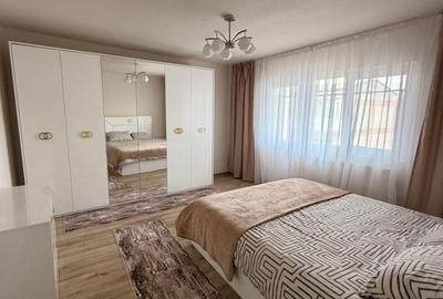 Apartament cu 3 camere semidecomandat în Central