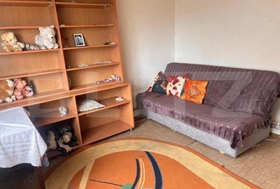 Apartament 2 camere, decomandat Micro 2 | Sta?ie autobuz vis-a-vis - 9