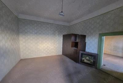 Casă cu 3 camere cu Teren 1470 Mp în Central - 10