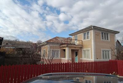 Casă cu 4 camere în Central - 3