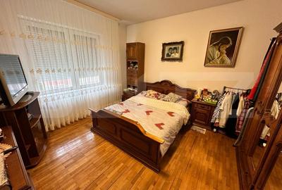 Apartament , cu curte  , 97mp , zona centrala - 9