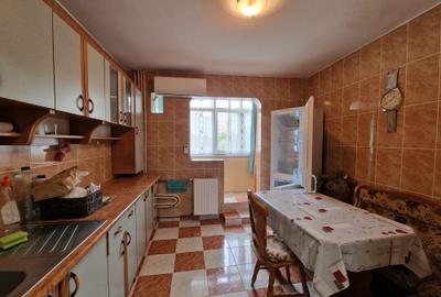 Apartament cu 2 camere decomandat, mobilat în Apărătorii Patriei - 7